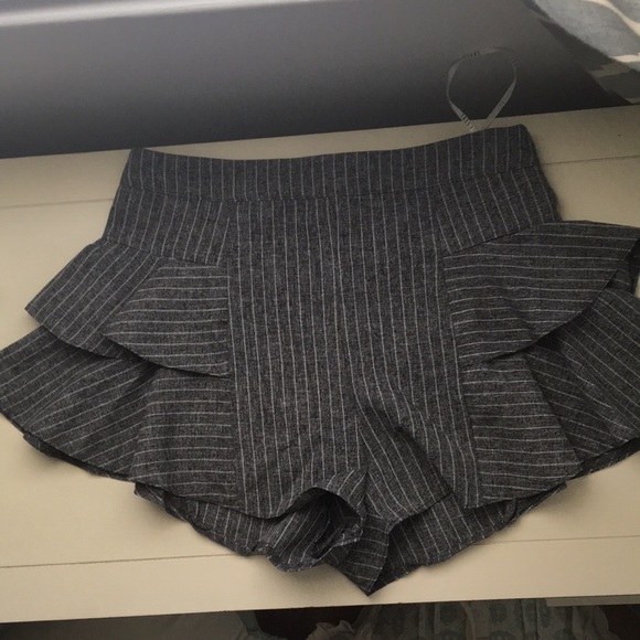 skort - Picture 2 of 3